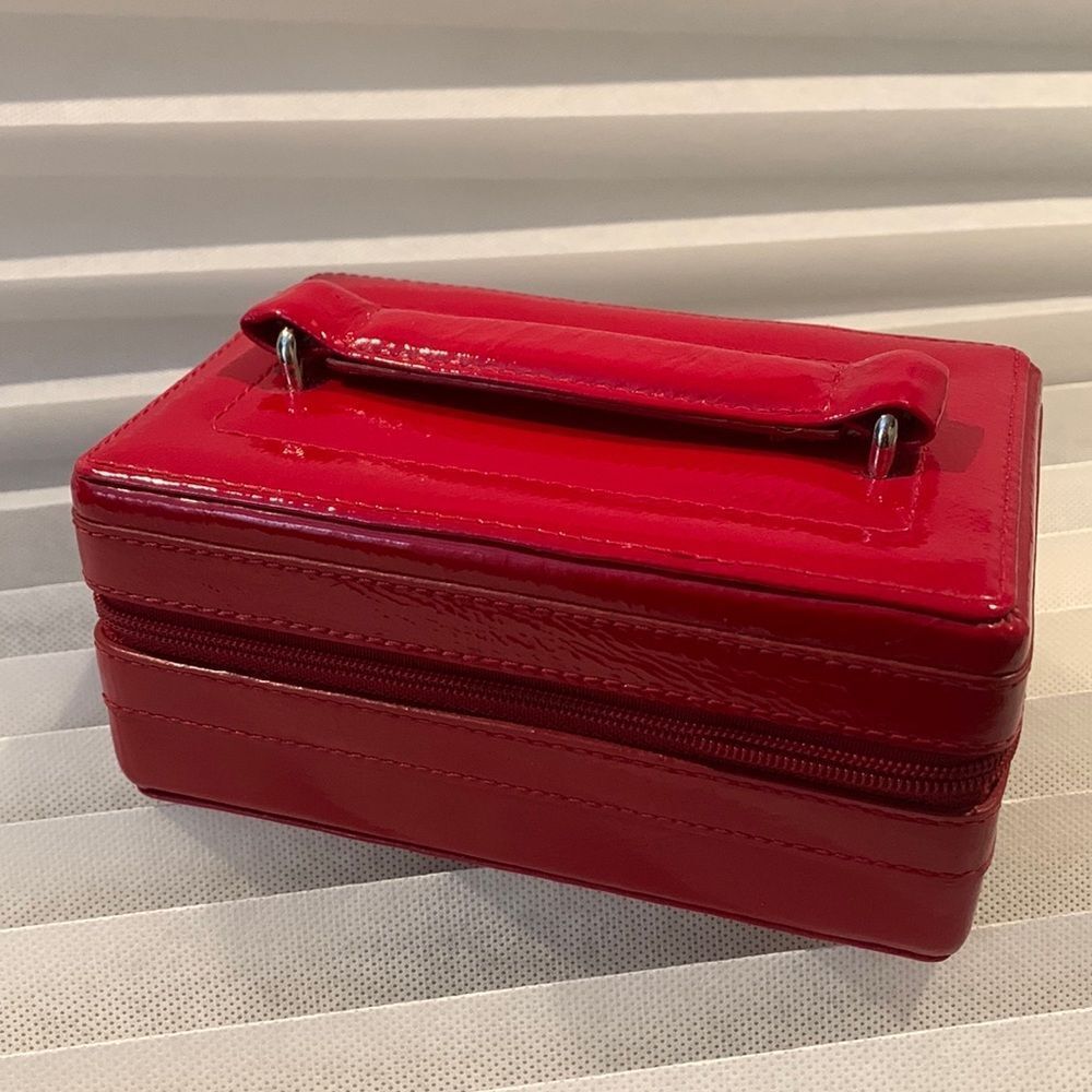 NORDSTROM jewelry box patent leather zip closure top handle divided compartment